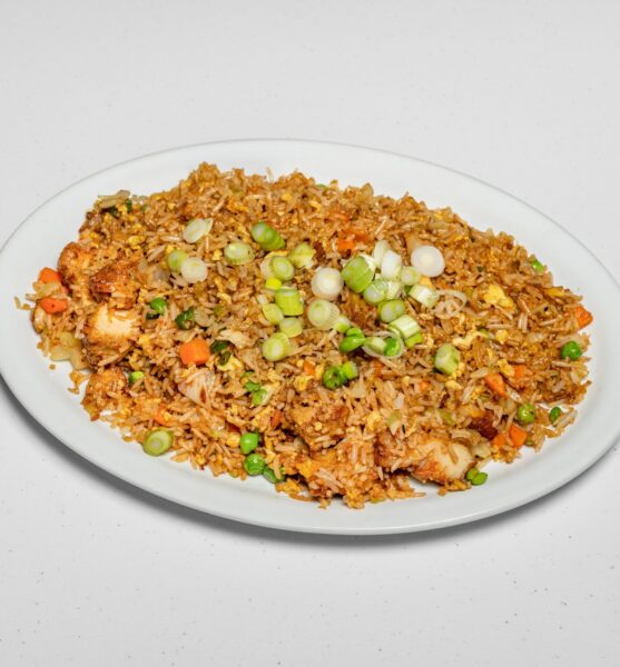 CarribeanMoonRestaurantBarAndGrill_CaribbeanMoonSpecialChickenFriedRice_2880x2304